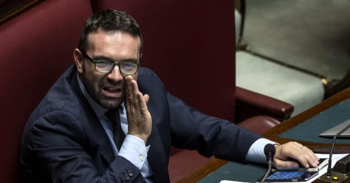Inchiesta mascherine, l’ex deputato leghista Gianluca Pini patteggia 2 anni. Allo Stato 780mila euro
