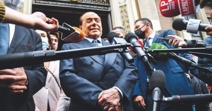 La destra ha fifa della petizione: i camerieri di Berlusconi contro il “Fatto”