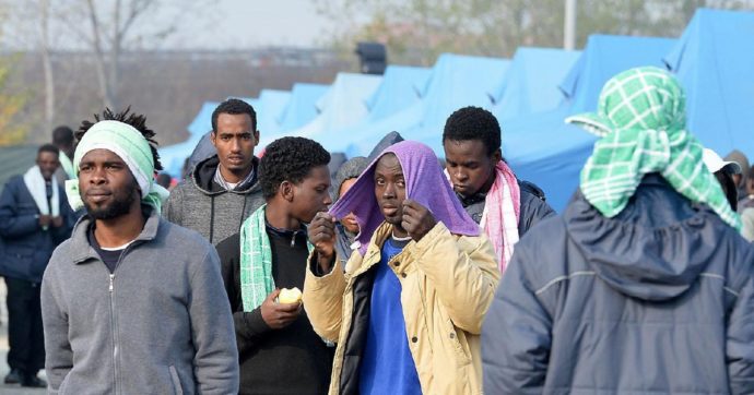 Migrante “legato tre giorni”: muore ospite Cpr in tso