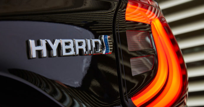 RC auto, le ibride convengono di più. Premi più bassi fino al 17% rispetto alle tradizionali