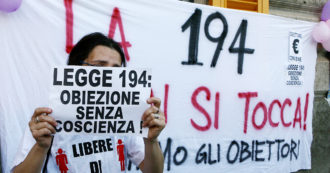 Copertina di Aborto, il numero ufficiale dei medici obiettori è spesso molto lontano dalla realtà