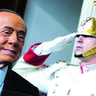 Copertina di B. al Colle, mediatori e “comprati”: il Fatto di domani 9 dicembre