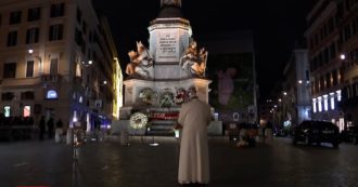 Copertina di Roma, papa Francesco si è presentato all’alba per una preghiera solitaria sotto la colonna dell’Immacolata (video)