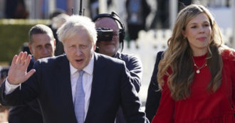 Copertina di Boris Johnson e la moglie Carrie genitori bis: è una femmina. Per il premier britannico è il settimo figlio