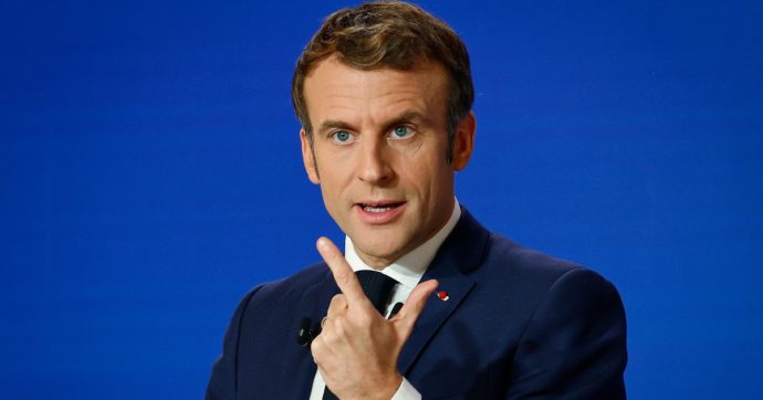 Francia, Macron lancia il suo ‘programma’ in vista della presidenza Ue: “Europa sovrana, controllo dei confini e riforma patto stabilità”