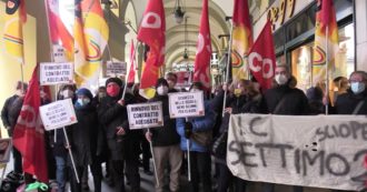Copertina di Da Milano a Torino, lavoratori della scuola in piazza: “Stipendi inadeguati e poca sicurezza, immettere in ruolo l’organico Covid”
