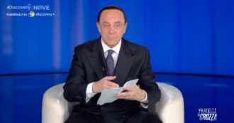 Copertina di Crozza-Berlusconi per il Quirinale è pronto ad ogni trasformazione: “Se resto me stesso chi vuole che mi voti?”