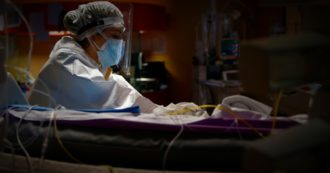 Copertina di Un no vax 50enne rifiuta di essere intubato e muore di Covid in ospedale a Trento
