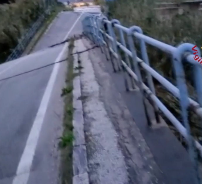 Maltempo, in Sicilia crolla un ponte tra Alcamo e Castellammare: nessun ferito