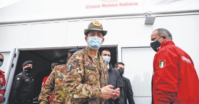 Stop a dpi e test gratis per le Rsa, la Lombardia contro Figliuolo