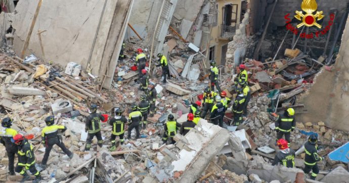 Ravanusa, tre morti. “C’era puzza di gas da almeno 7 giorni”