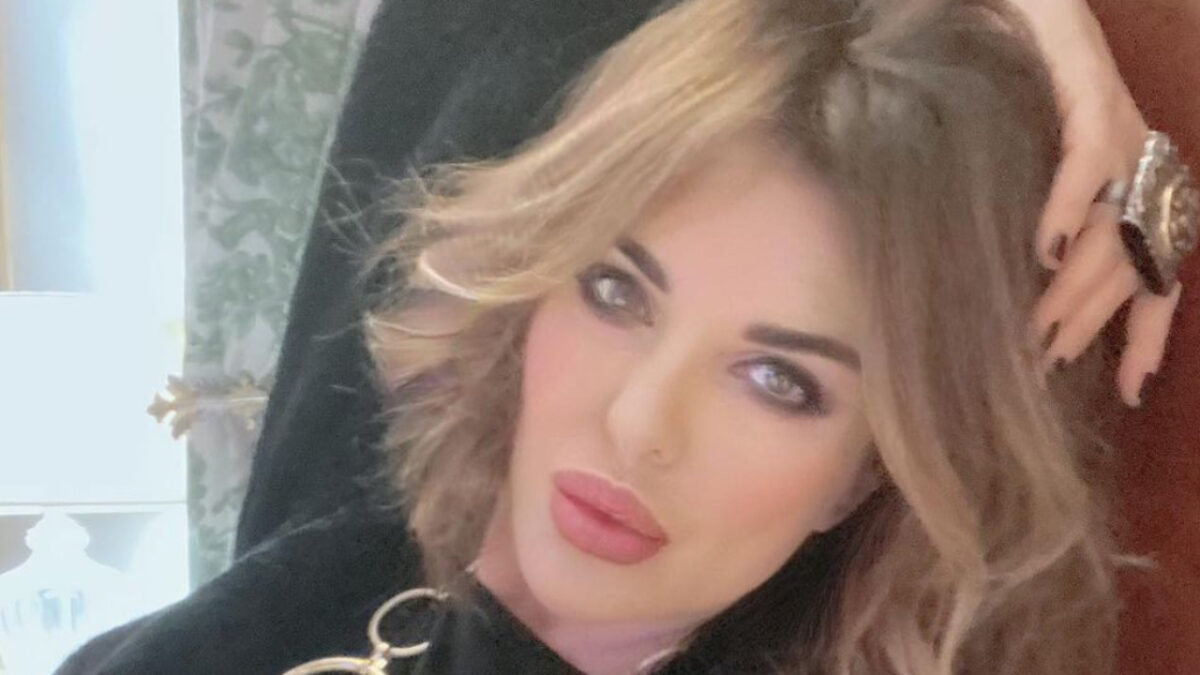 “La pensione la prendo da un po’, verso i contributi da quando avevo 14 anni. Però in pensione non ci vado… Il regalo che vorrei per i 65 anni? Un programma tv”: Alba Parietti si racconta