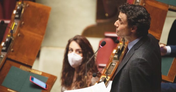 “Draghi deve rimanere a Palazzo Chigi. Sul Colle il M5S coinvolga tutti gli eletti”