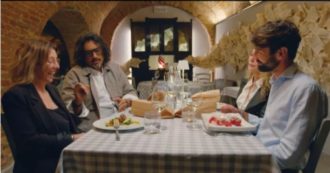 Copertina di Quattro Ristoranti, agnolotti “che sanno di sudore di cane”, lumache crude, pezzi di vetro, sputi e capelli nel piatto: scoppia il caos