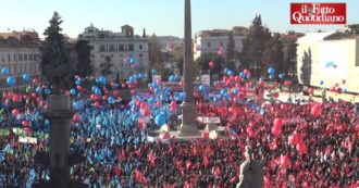 Copertina di Sciopero generale, a Roma Piazza del Popolo piena per la manifestazione di Cgil e Uil: le immagini dall’alto – Video