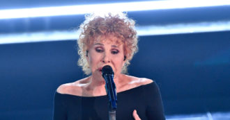 Copertina di È morta Ornella Vanoni, Fazio: “Non ero pronto a tutto questo”. Da Vasco Rossi a Renato Zero, l’addio alla signora della musica italiana: “Un’anima vera, intensa, irripetibile”