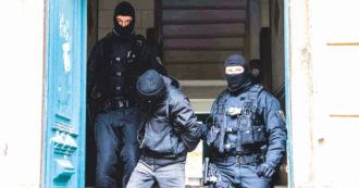 Copertina di Dresda connection: il patto contro Berlino tra neonazi e No vax