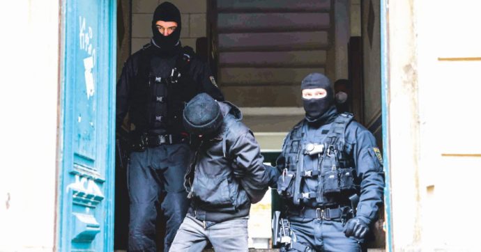 Dresda connection: il patto contro Berlino tra neonazi e No vax