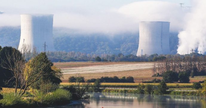 Copertina di Francia, scoperti guasti nei reattori nucleari. Fermate 2 centrali: nuovi rincari dell’energia