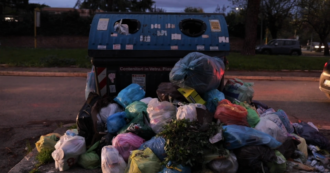 Copertina di Emergenza rifiuti: Roma ancora sommersa