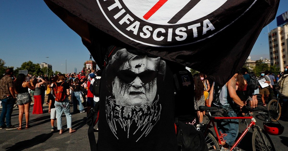 Elezioni in Cile, la vedova di Pinochet muore nell’ultima giornata di campagna elettorale: manifestazioni e discorsi dei candidati stravolti