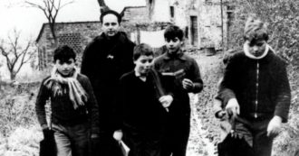 Copertina di La bella scuola che fu di zia Ebe riabilita il classismo e fa fuori don Milani