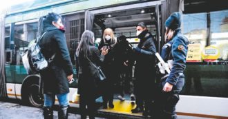 Copertina di Il Green pass sarà valido solo 6 mesi. Sui tamponi Macron scarica Draghi