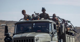 Copertina di Etiopia, il governo riprende il controllo di Lalibela: i ribelli tigrini annunciano il ritiro per consentire l’afflusso di aiuti umanitari