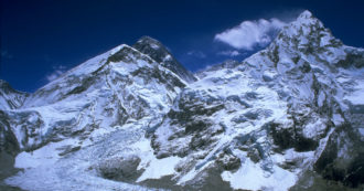 Il surriscaldamento climatico accelera lo scioglimento dei ghiacciai dell’Himalaya: riduzione del 40% della superficie totale