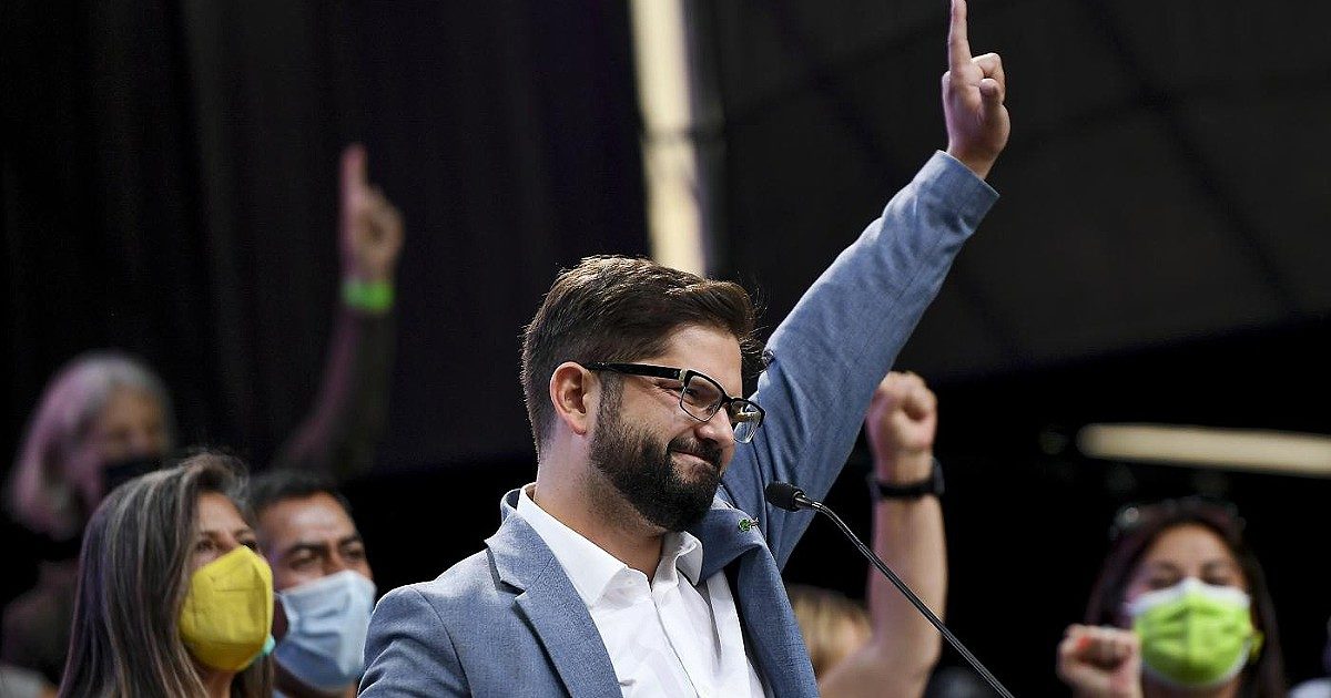La svolta del Cile: vince il millenial Boric e chiude il capitolo Pinochet. Ex leader studentesco, ecologista e femminista: è il più votato di sempre