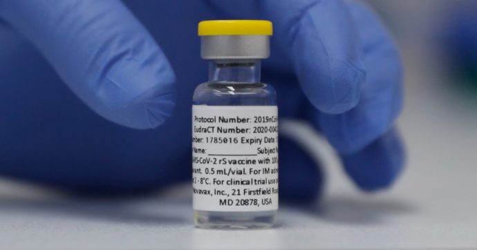 Novavax riceve il via libera dell’Ema: è il quinto vaccino anti-Covid a essere autorizzato in Ue. Le differenze con gli altri: come funziona