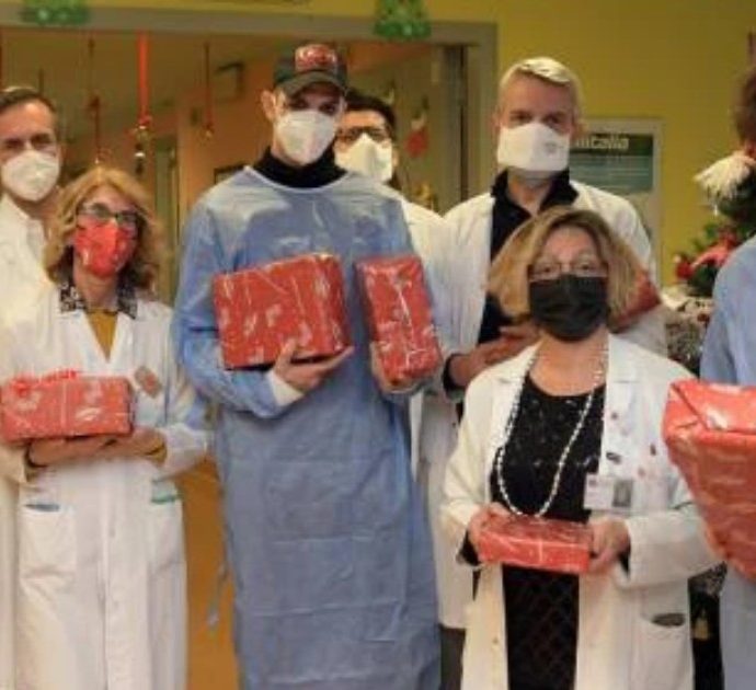 Achille Lauro si trasforma in Babbo Natale dona 100 mila dollari al Policlinico San Donato