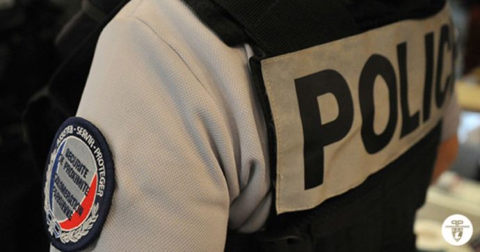 Parigi, arrestato l’uomo che ha sequestrato due donne nel loro negozio: il 56enne era già noto alla polizia