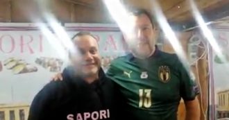 Copertina di False vaccinazioni a Palermo, ad agosto il leader no vax Filippo Accetta alla cena della Lega con Salvini: video