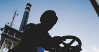 Copertina di Trivelle, ok delle Regioni al piano Cingolani. Ma la clausola “anti-petrolio” è solo un bluff