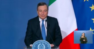 Copertina di Obbligo vaccinale, Draghi: “Resta sempre sullo sfondo, non è mai stato escluso”