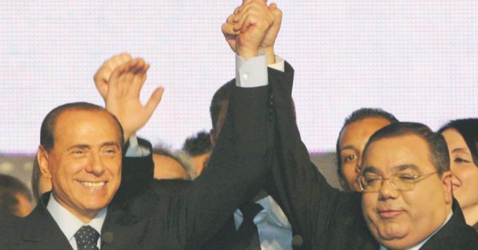 Senatori comprati e Servizi deviati: ma lo salva l’Unione