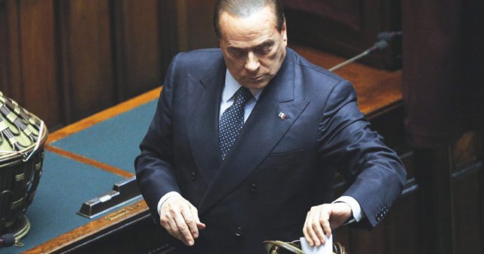 Colle, Berlusconi vuol fare segnare le schede: teme i “traditori” di Lega e FdI