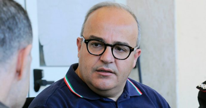 Regione Puglia, il capo della Protezione civile Lerario in carcere per corruzione: arrestato mentre intascava una tangente da 10mila euro