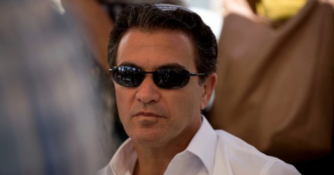 Relazioni e segreti: la tv imbarazza l’ex capo degli 007