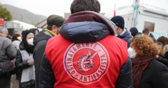 Copertina di Speedeline di Venezia, 600 operai in lotta contro la delocalizzazione. Presidio per tutto il periodo festivo