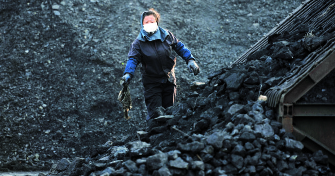 Copertina di Il Covid spinge il consumo di carbone: la brutta notizia è che potrebbe durare