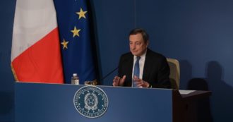 Recovery plan, Openpolis: “Secondo Draghi realizzati tutti i 51 obiettivi previsti per il 2021. Ma la relazione del governo lo sconfessa”