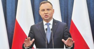 Copertina di Polonia, il presidente Duda darà la grazia a due compagni di partito condannati. Evitarono l’arresto rifugiandosi nel suo palazzo