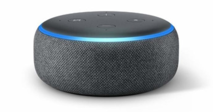 Amazon, lo studio americano: “Utilizza le conversazioni tra gli utenti e Alexa per calibrare le inserzioni pubblicitarie”