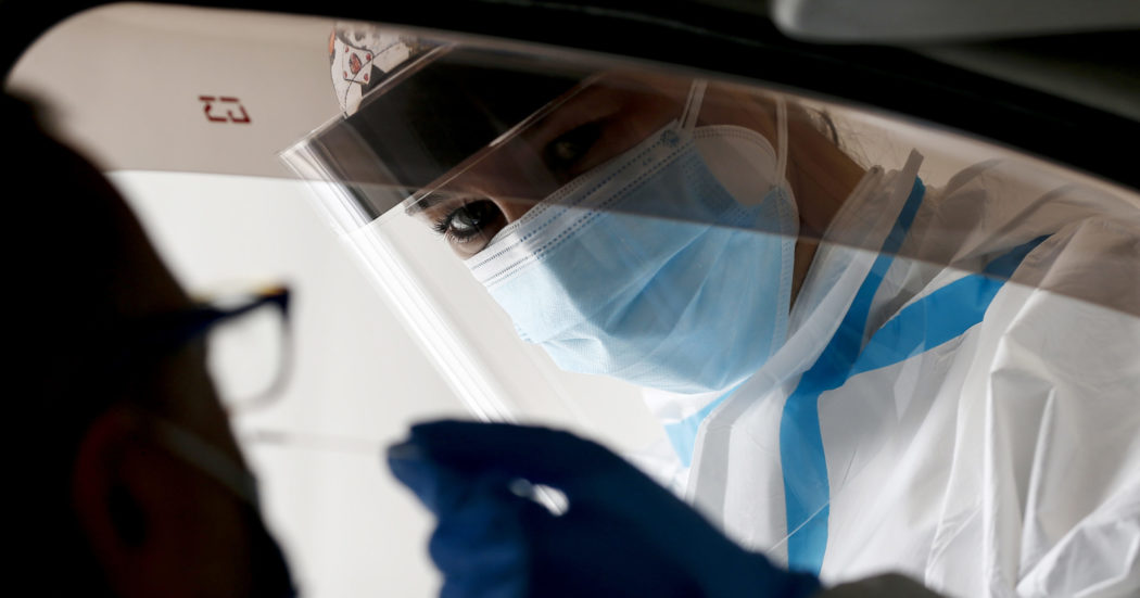 Covid, non servirà più il tampone negativo per terminare l’isolamento: le novità del dl Rave