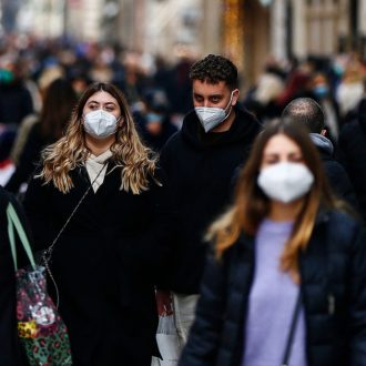 Copertina di Normalizzare il Covid? Il Fatto di domani 13 gennaio