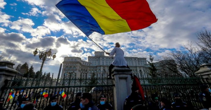Copertina di Corte di Bucarest contro l’Ue: “La nostra legge viene prima”