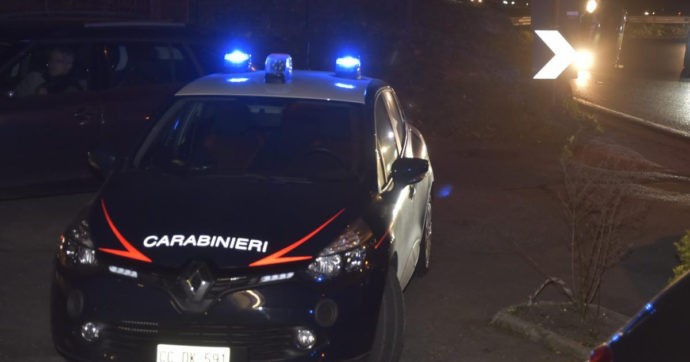 Civitavecchia, pugile amatoriale cerca di uccidere 16enne conosciuta in chat: i carabinieri arrivano in tempo e lo arrestano