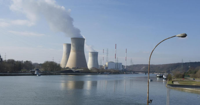Commissione Ue, via libera a nucleare e gas come fonti utili per la transizione verde. All’atomo aiuti fino al 2045